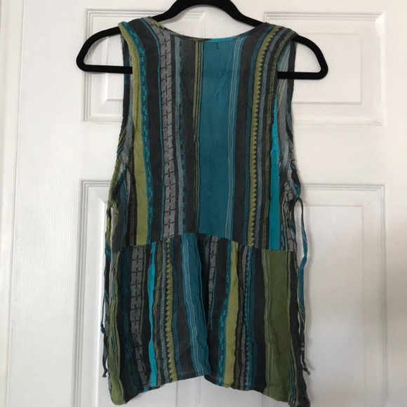 Top - Picture 4 of 4